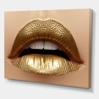 Designart 'Close Up of Woman Punašne usne sa zlatnim ružem' Modern Canvas Wall Art Print