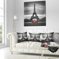Designart Eiffelov i stari crveni automobil - pejzažni štampani jastuk - 18x18