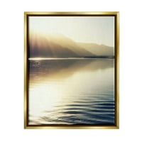 Stupell Industries tihi planinski Jezerski Vodeni talasi Sunrise Rays fotografirajte metalik zlato plutajuće
